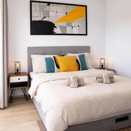 44 With Sea View Near Marina Estepona