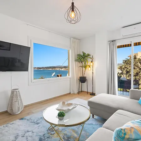44 With Sea View Near Marina *